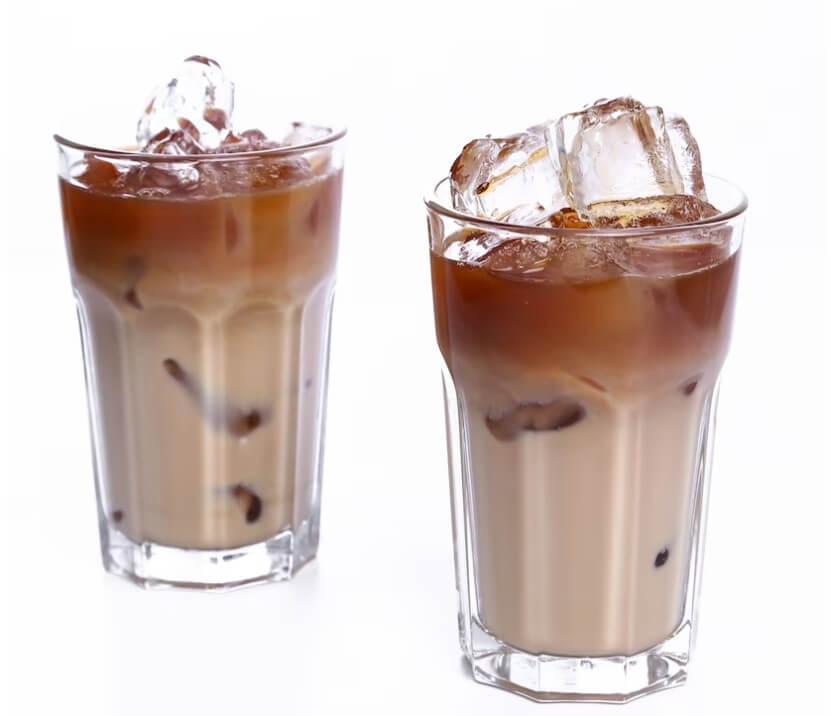 this picture shows the difference between cold brew and iced coffee