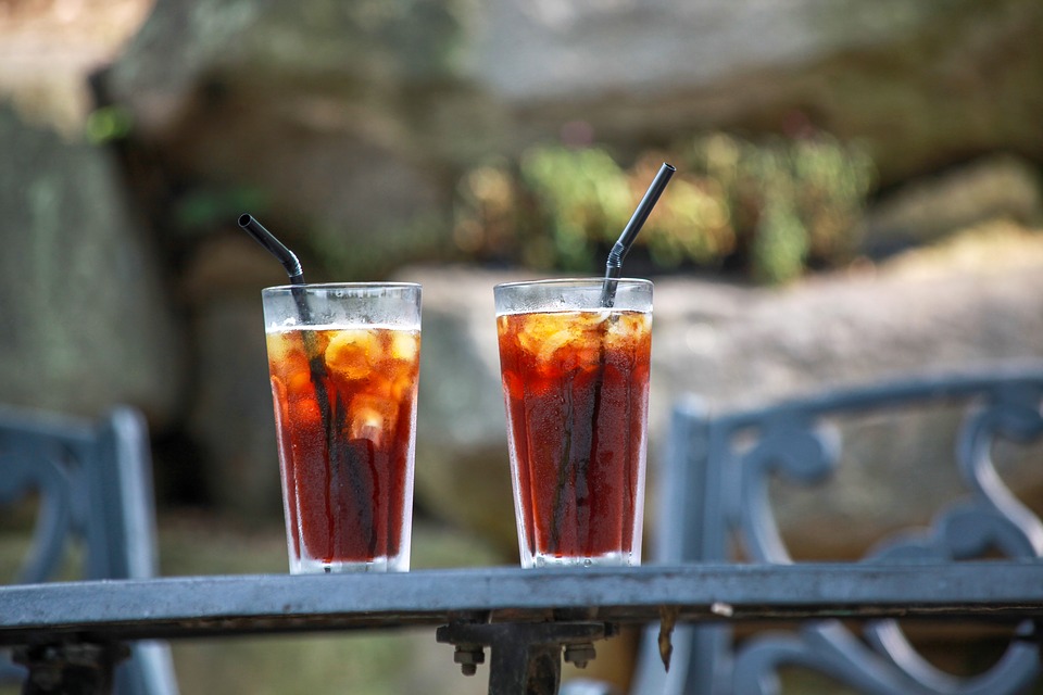 espresso tonic with ice cubes in it