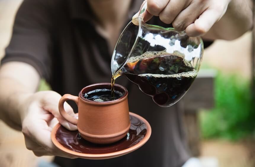 what does arabica coffee taste like? a hand drip of arabica coffee can tell it.